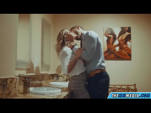 ❤️ Бүкіл аққұба сізді қоғамдық дәретханада азғырғанда ❤ Секс видео бізде kk.niceporn.ru ️❤